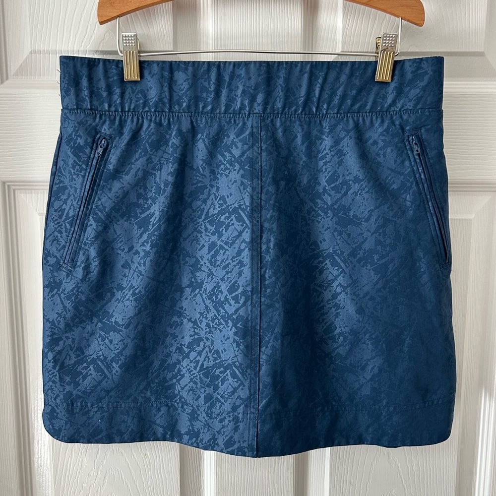 Orvis Blue Embossed Pull-On Travel Skort Skirt with Shorts Travel Hiking Active